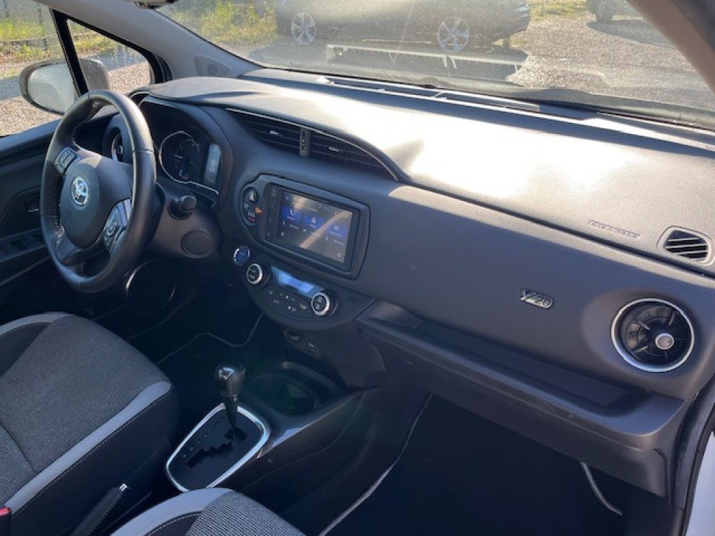 TOYOTA Yaris 1.5 Hybrid 5 porte Y20 - 25