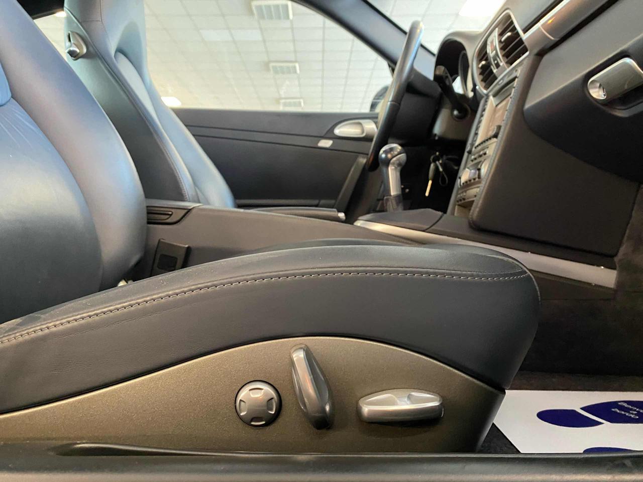 PORSCHE 911 Carrera 4S Coupé - 19