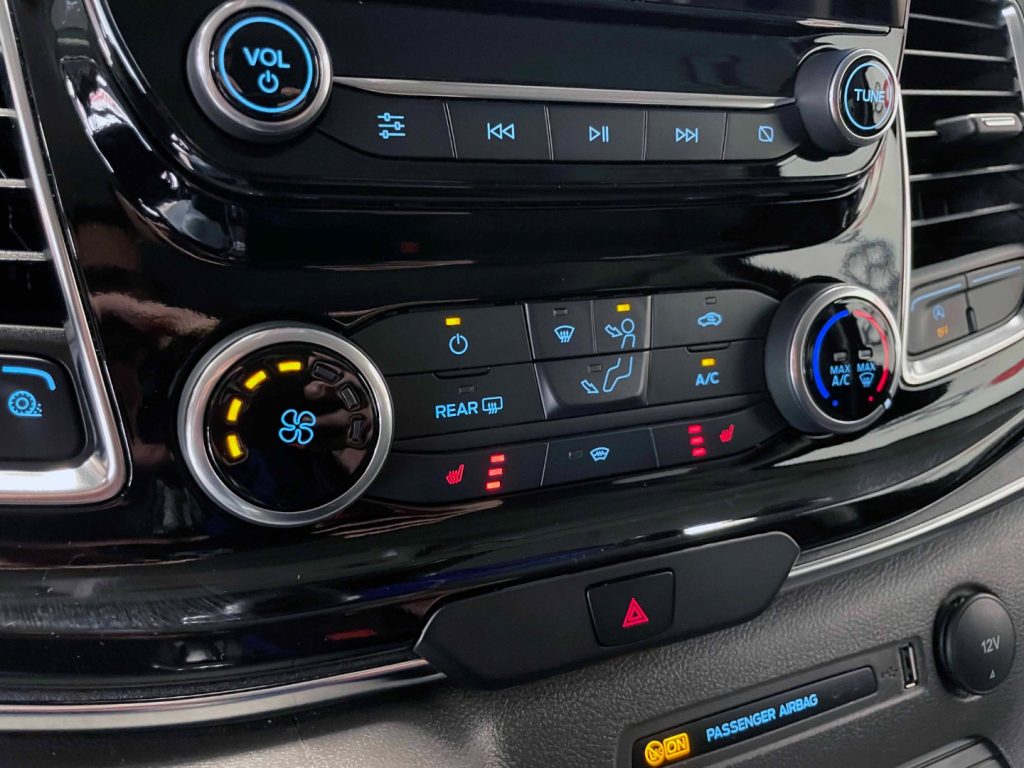 FORD Tourneo Custom 2.0 ECOBLUE 185CV PC TITANIUM - IVA DEDUCIBILE - 23