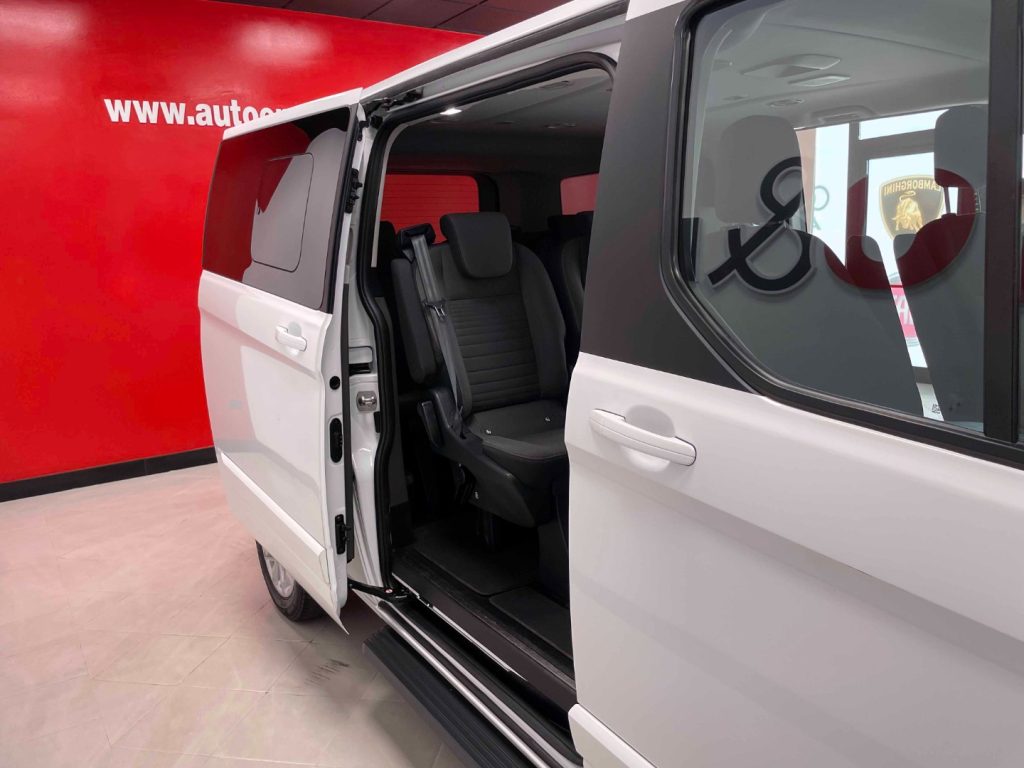 FORD Tourneo Custom 2.0 ECOBLUE 185CV PC TITANIUM - IVA DEDUCIBILE - 27