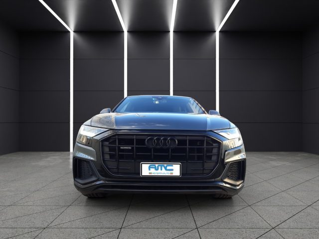AUDI Q8 Grigio scuro metallizzato