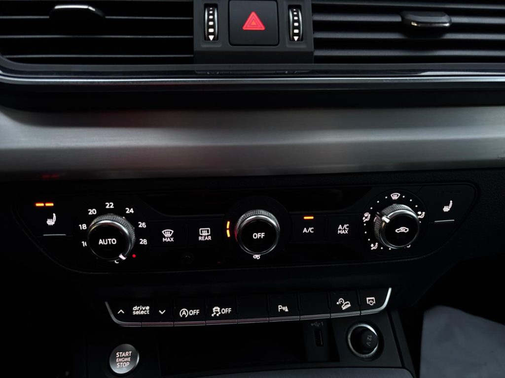 AUDI Q5 40 TDI 204 CV Quattro S-Line - 12