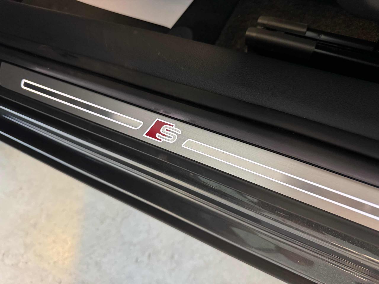 AUDI Q2 30 TFSI S line Edition Km 1813 - 22