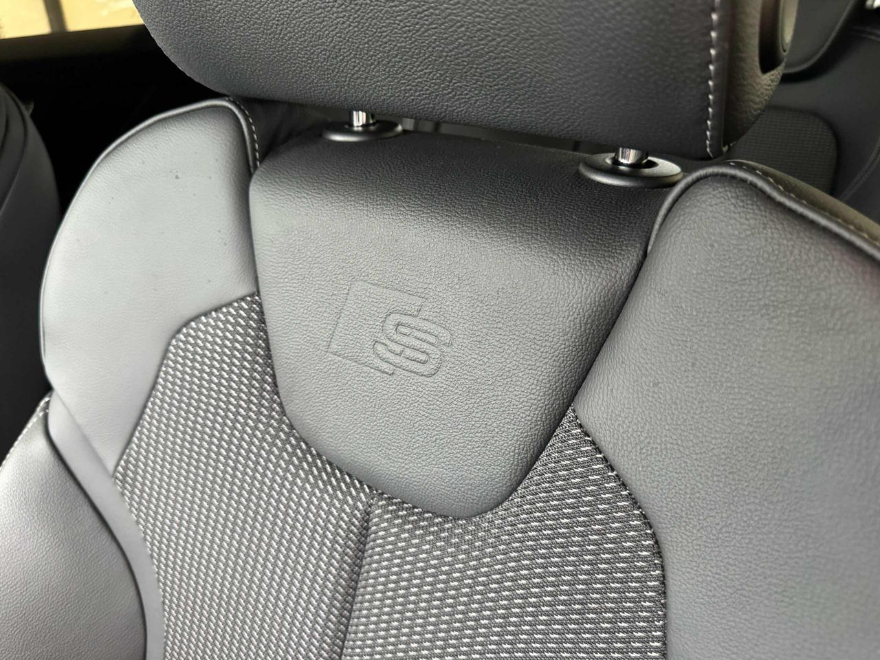 AUDI Q2 30 TFSI S line Interiors Cerchi 19 - 11