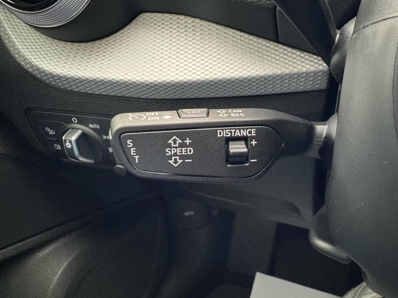 AUDI Q2 35 TDI S tronic Business Advanced - 25