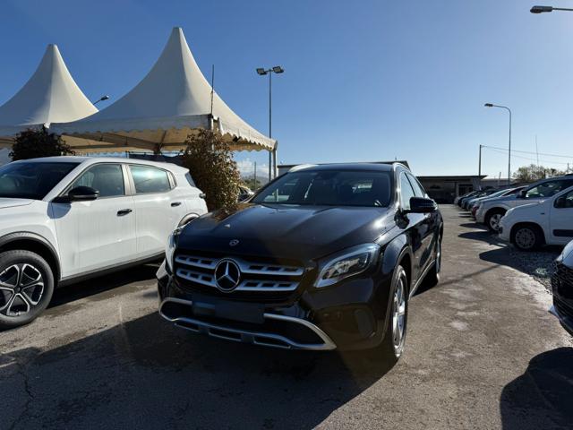MERCEDES-BENZ GLA 200 Nero metallizzato