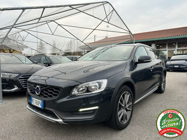 VOLVO V60 Cross Country Grigio scuro pastello