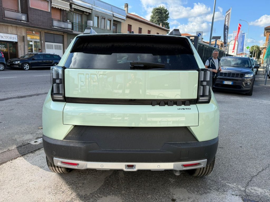 FIAT Grande Panda 1.2 Hybrid S&S La Prima - 4