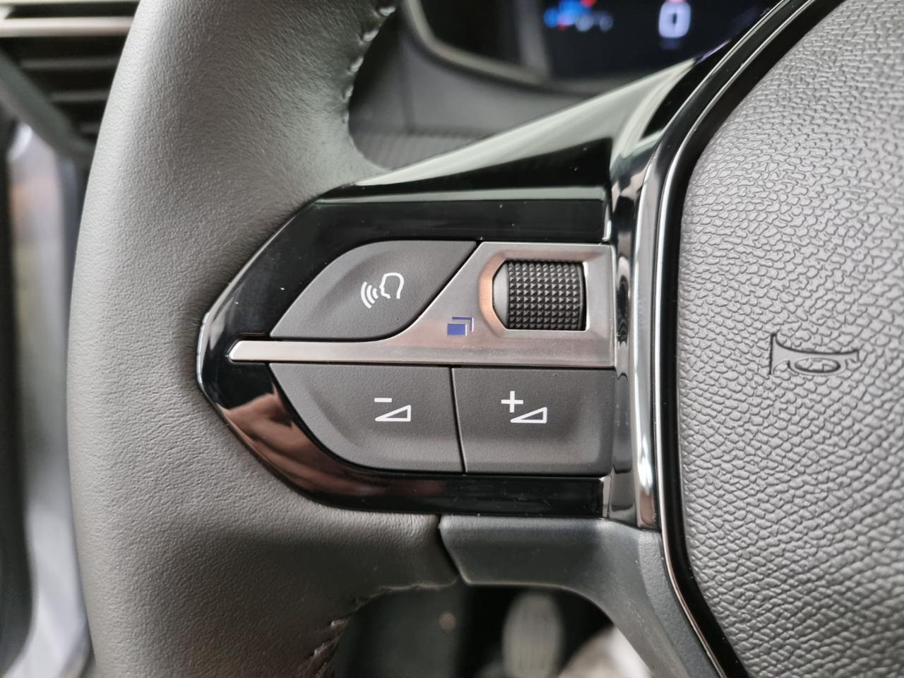 PEUGEOT 208 PureTech 100 Stop&Start 5 porte Allure - 19