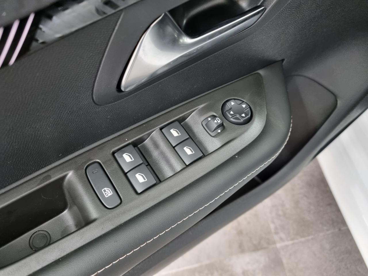 PEUGEOT 208 PureTech 100 Stop&Start 5 porte Allure - 20