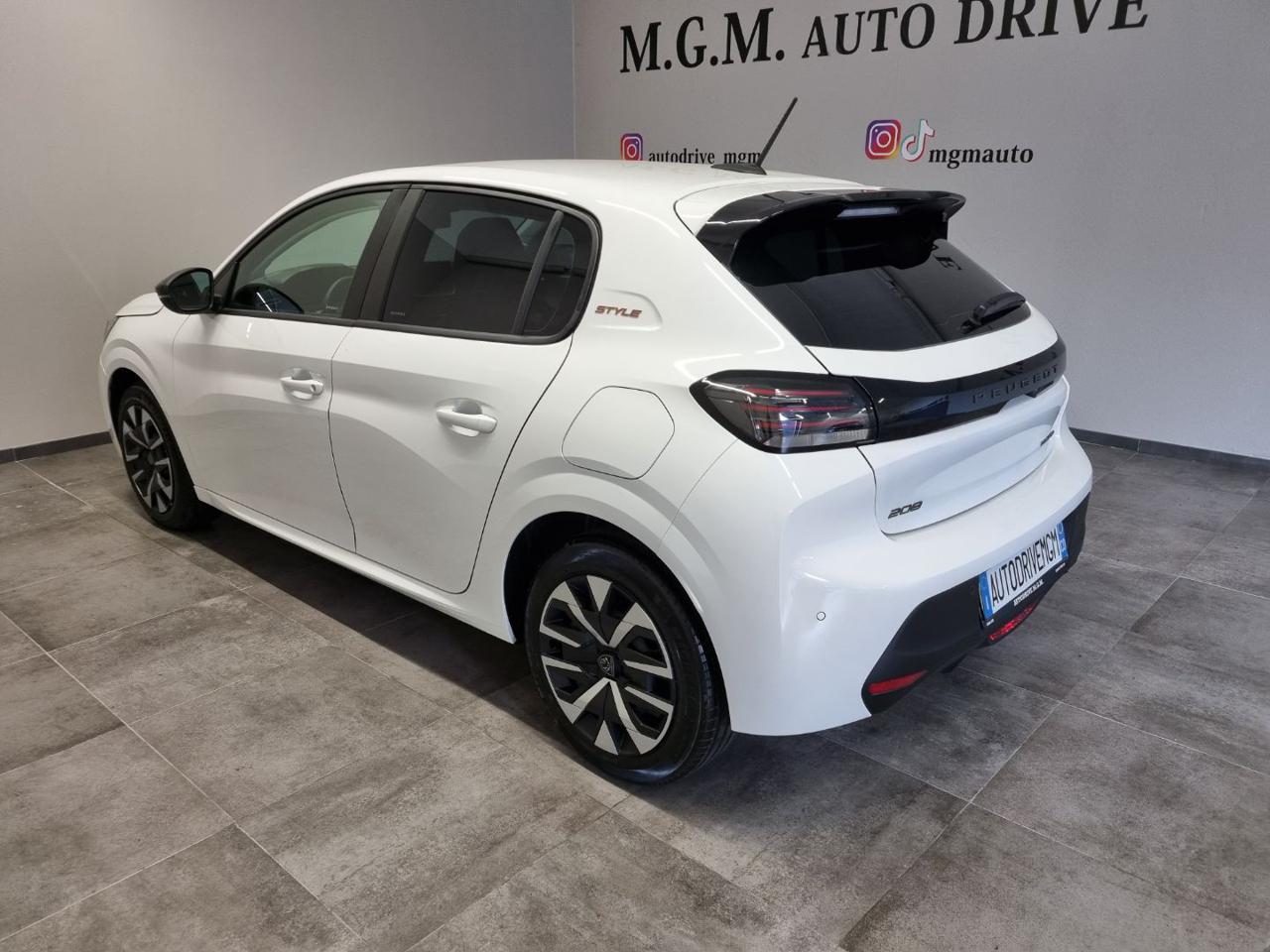 PEUGEOT 208 Hybrid 110 e-DCS6 Style - 38