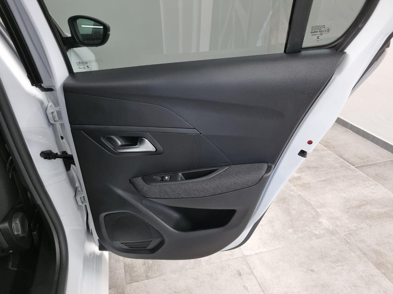 PEUGEOT 208 Hybrid 110 e-DCS6 Style - 27