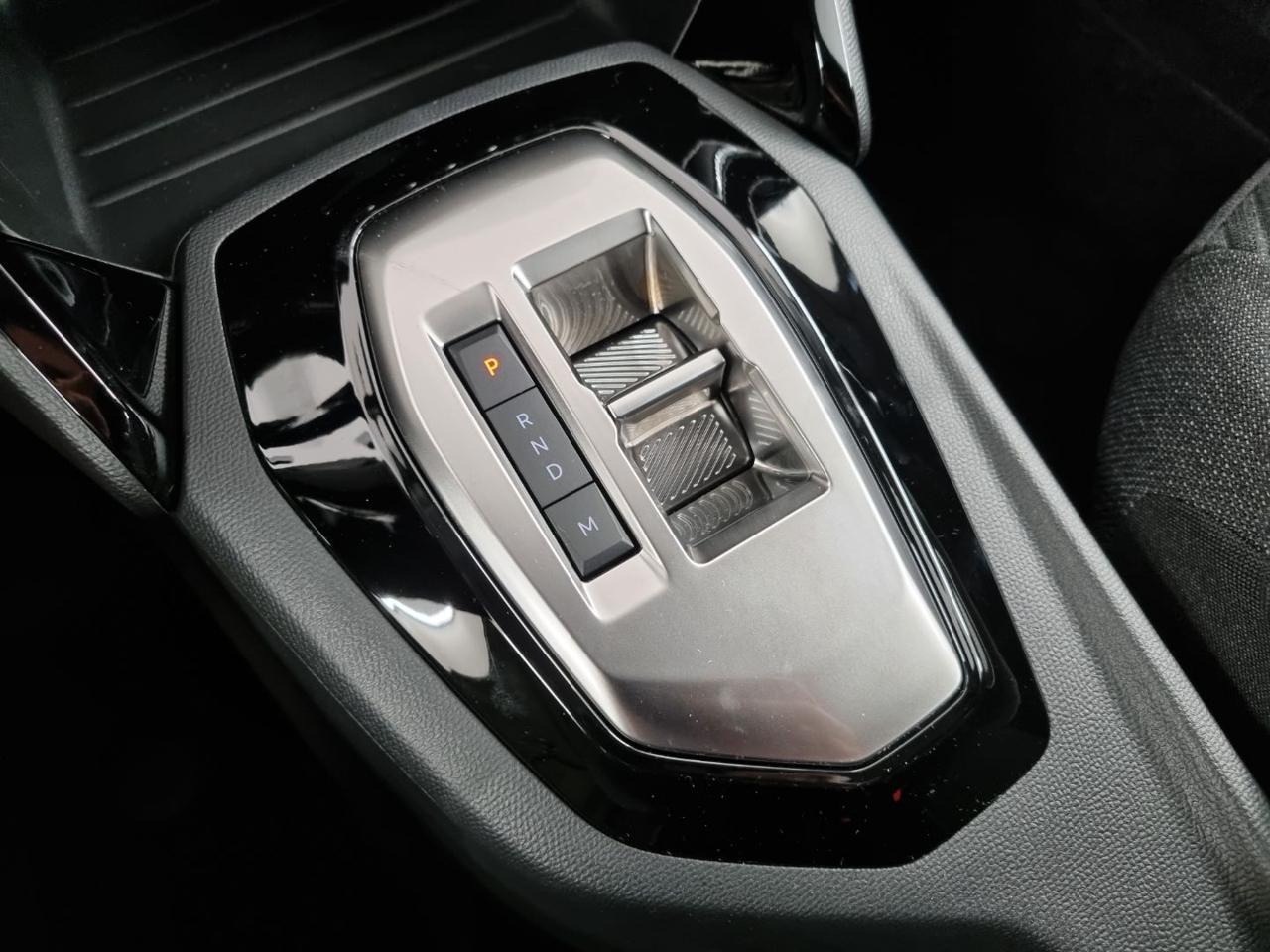 PEUGEOT 208 Hybrid 110 e-DCS6 Style - 11