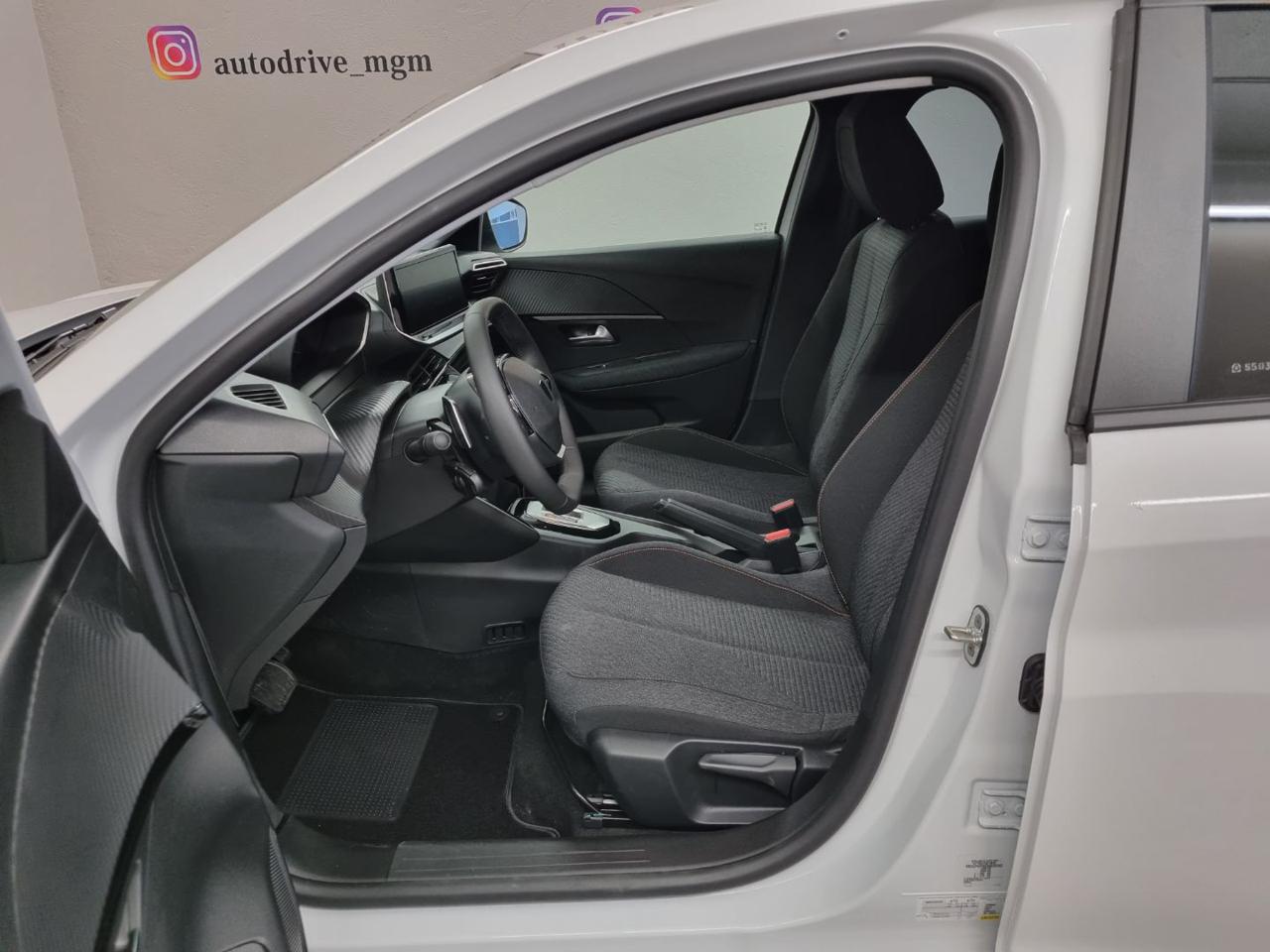 PEUGEOT 208 Hybrid 110 e-DCS6 Style - 8