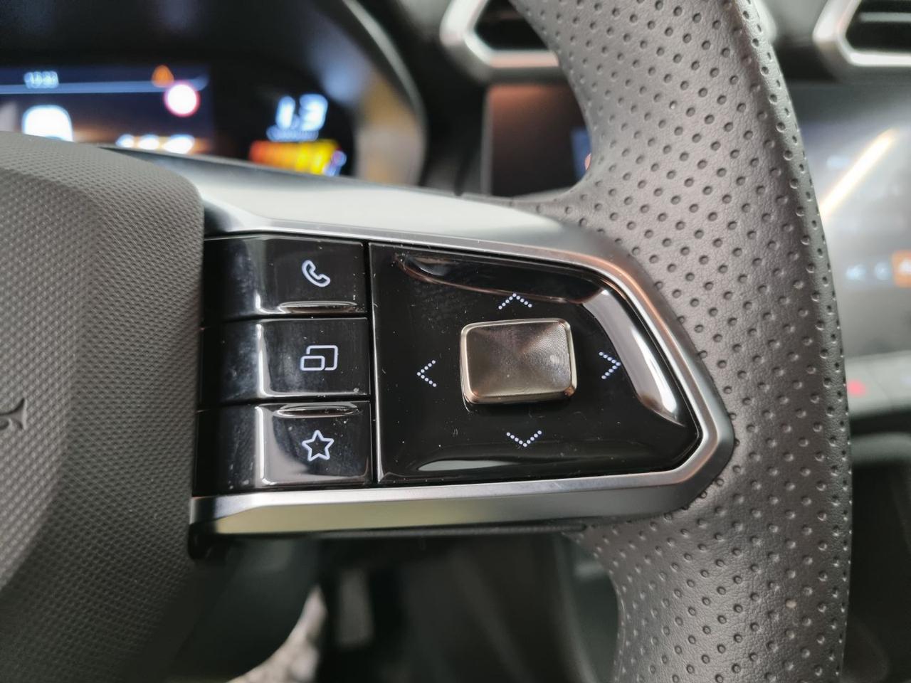 MG ZS 1.5 Standard - 17