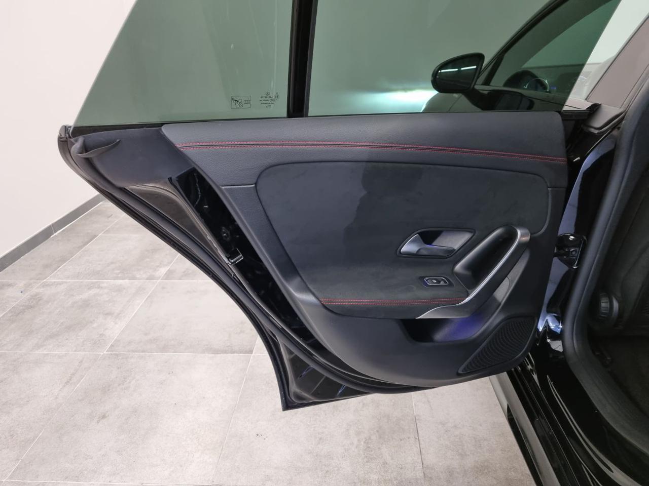 MERCEDES-BENZ CLA 200 d Automatic 4Matic Shooting Brake Premium - 19