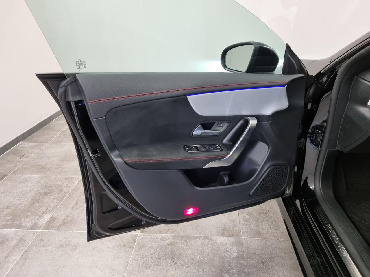 MERCEDES-BENZ CLA 200 d Automatic 4Matic Shooting Brake Premium - 18