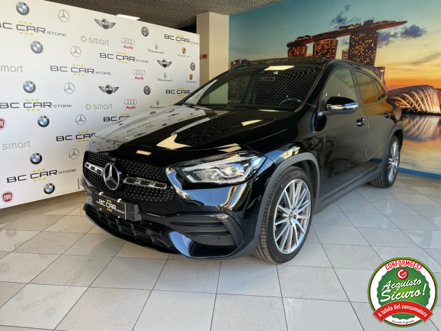 MERCEDES-BENZ GLA 200 Nero metallizzato