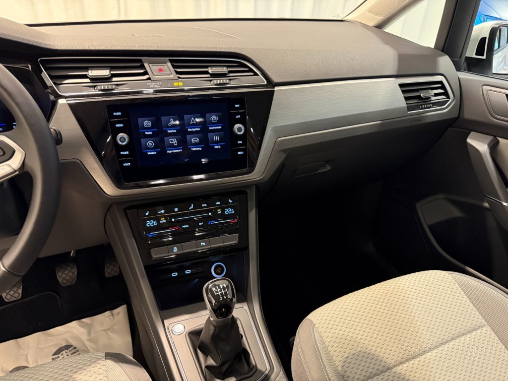 VOLKSWAGEN Touran 1.5 TSI Business Navi 7P DAB+ ACC App Connect - 9
