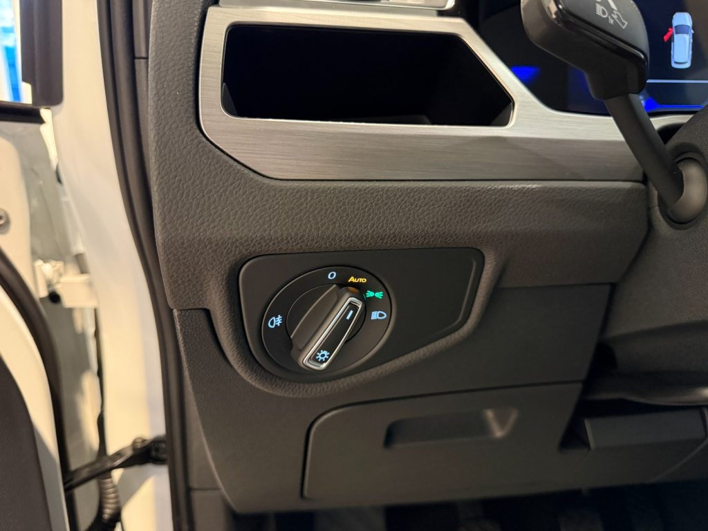 VOLKSWAGEN Touran 1.5 TSI Business Navi 7P DAB+ ACC App Connect - 10