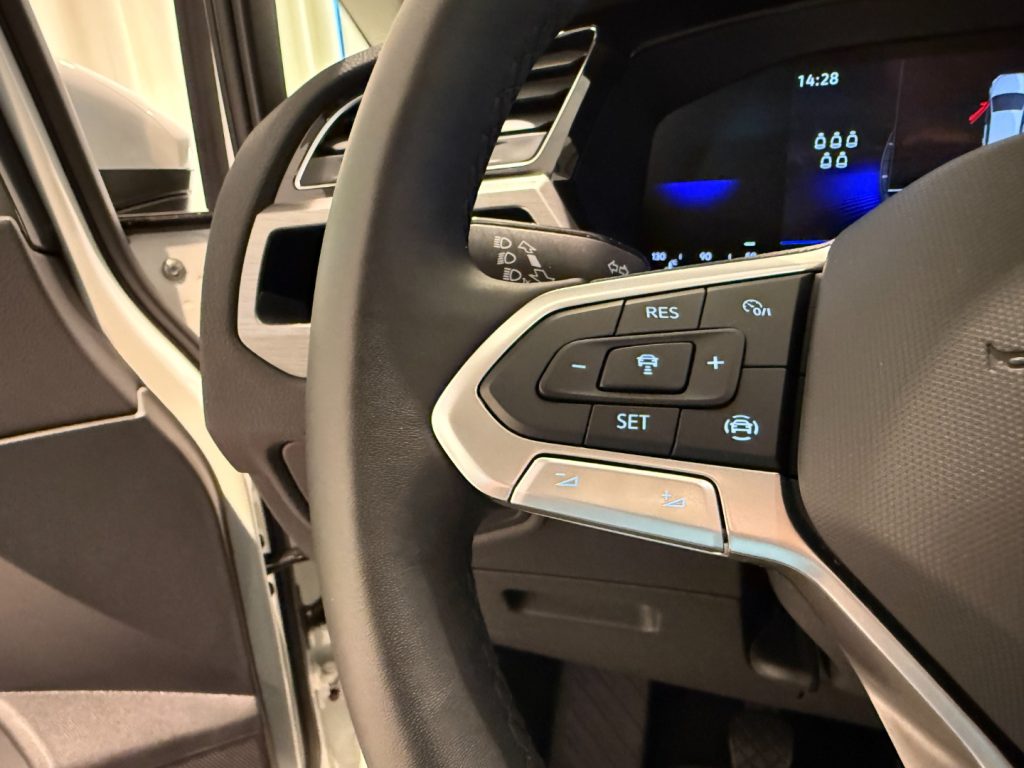 VOLKSWAGEN Touran 1.5 TSI Business Navi 7P DAB+ ACC App Connect - 11