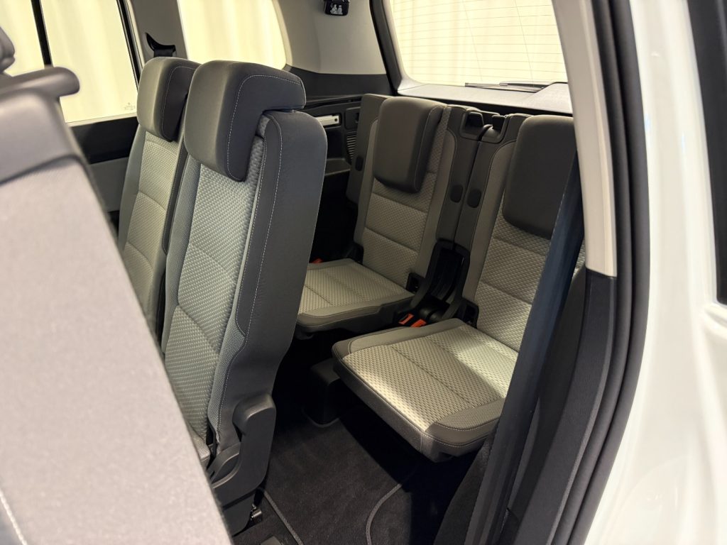 VOLKSWAGEN Touran 1.5 TSI Business Navi 7P DAB+ ACC App Connect - 6