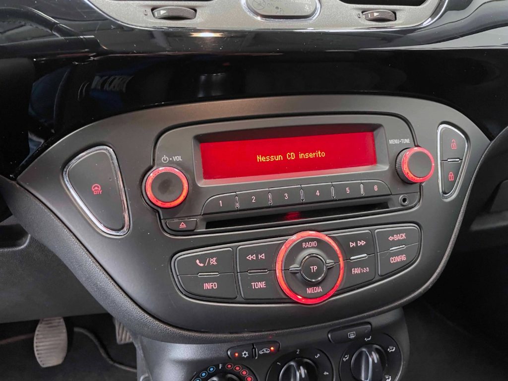 OPEL Corsa 5 PORTE 1.2 - 24