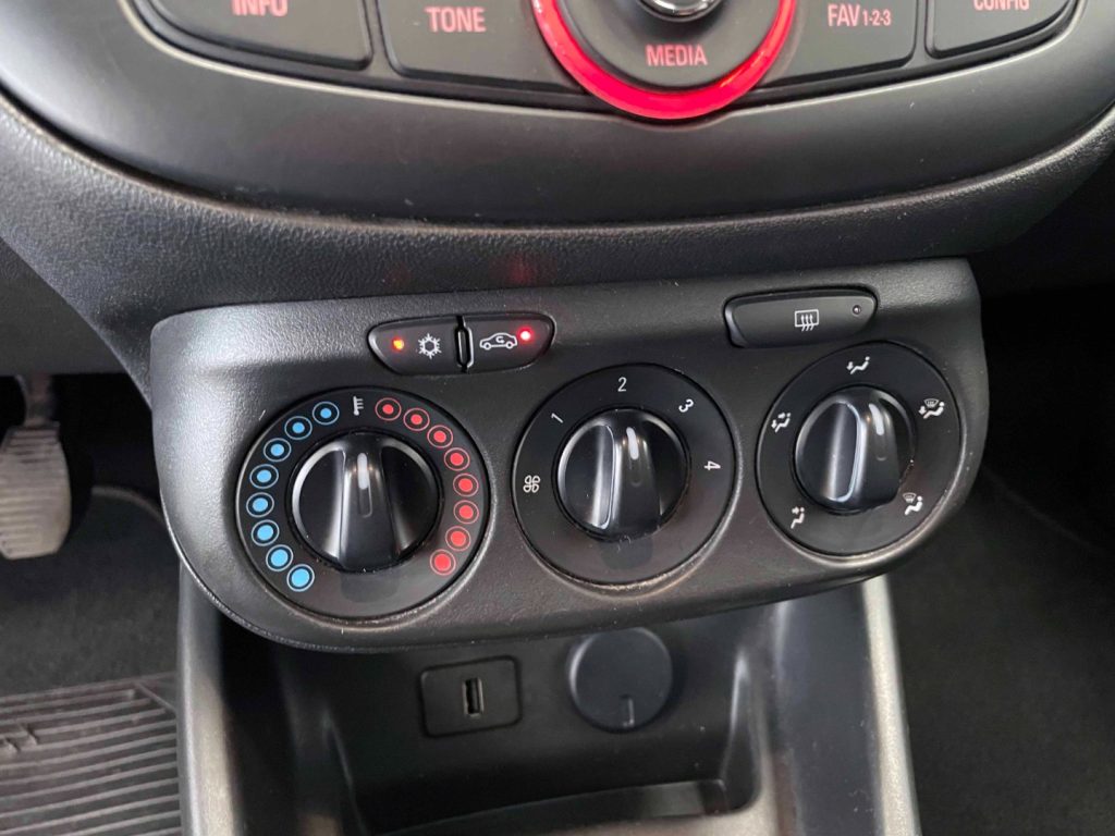 OPEL Corsa 5 PORTE 1.2 - 25