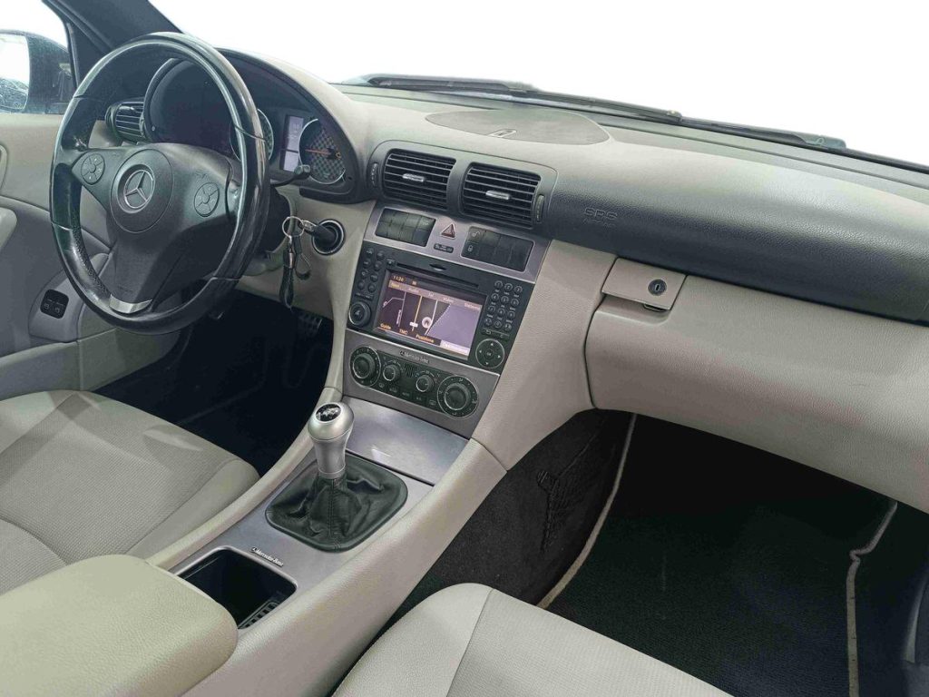 MERCEDES-BENZ CLC 220 CDI Sport - 9