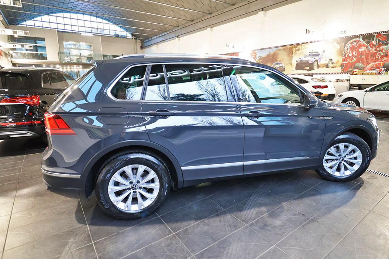 VOLKSWAGEN Tiguan 1.5 TSI ACT Life - 10