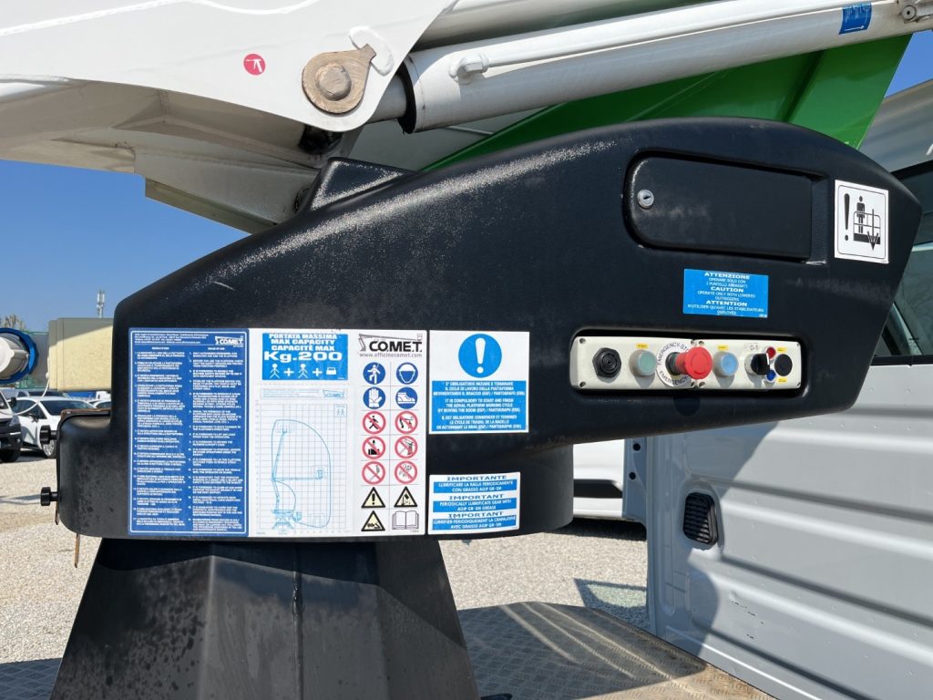 IVECO Daily piattaforma aerea 35S14H - 17