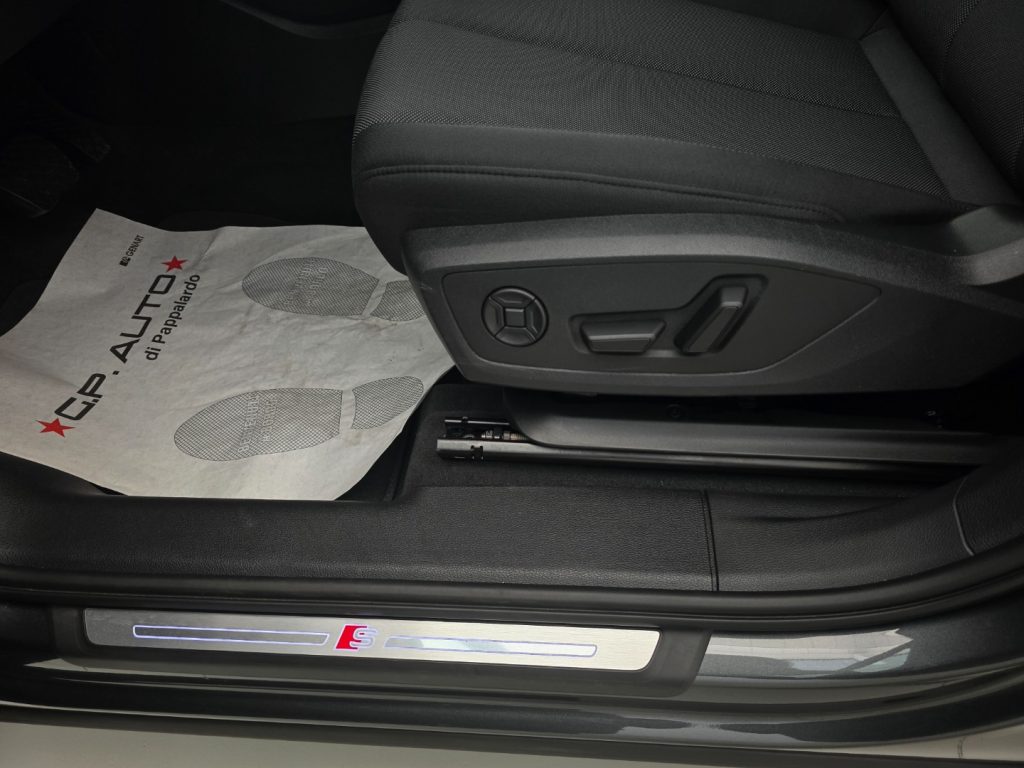 AUDI Q3 SPB 35 TDI S tronic S line edition - 25