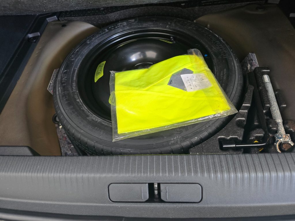 PEUGEOT 2008 BlueHDi 100 S&S Allure - 10