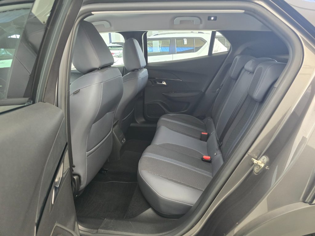 PEUGEOT 2008 BlueHDi 100 S&S Allure - 13