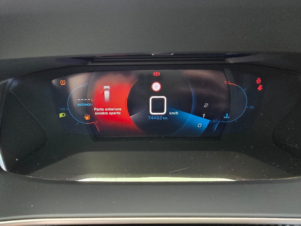 PEUGEOT 2008 BlueHDi 100 S&S Allure - 21