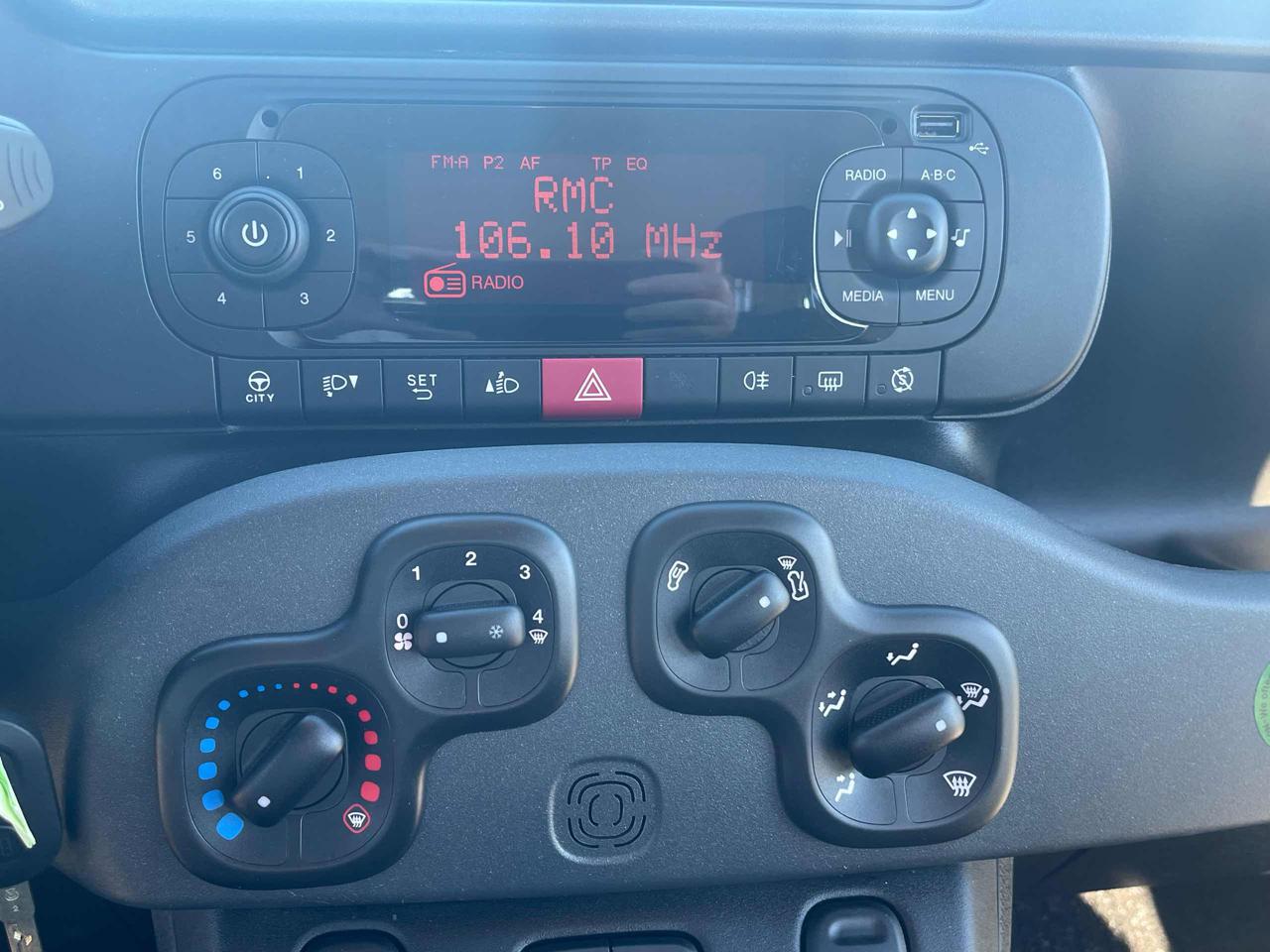 FIAT Panda 1.0 FireFly S&S Hybrid - 12