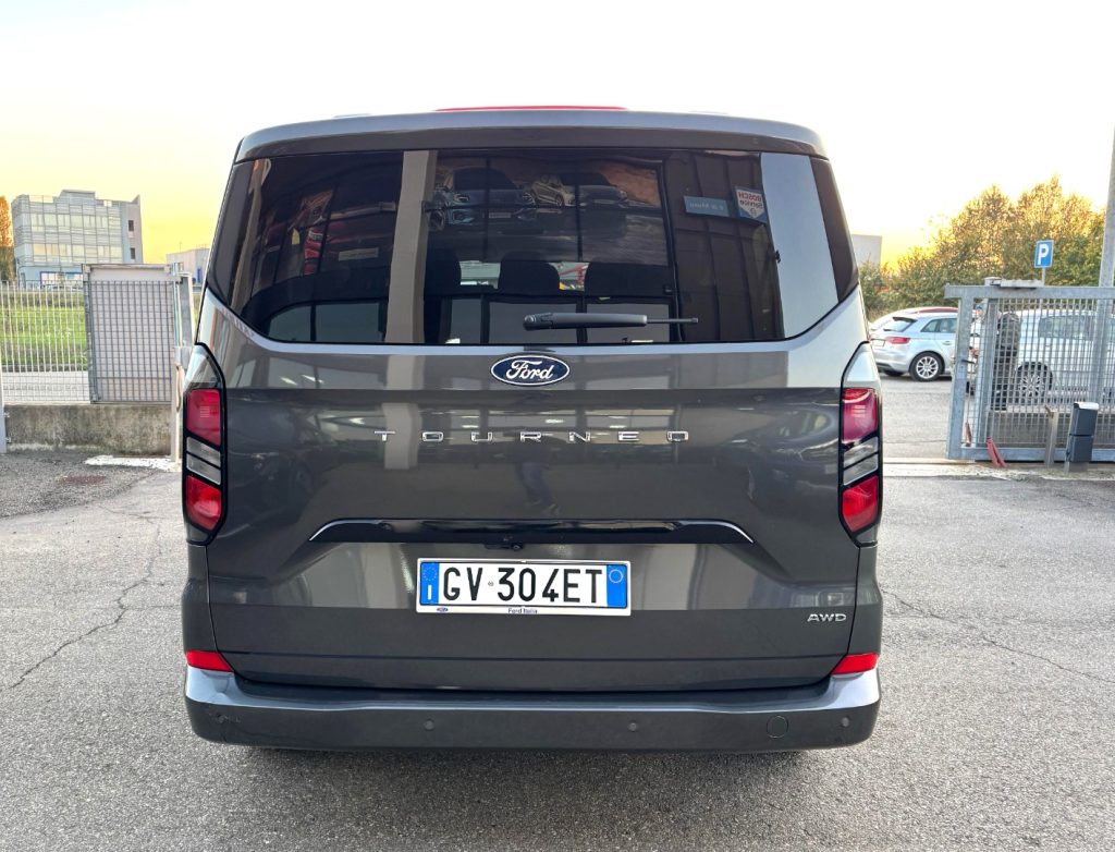 FORD Tourneo Custom 320 2.0 EcoBlue 170CV aut. AWD PC Titanium X - 4