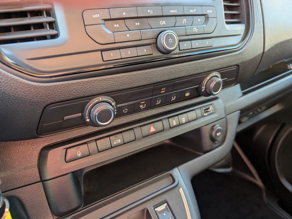 PEUGEOT e-Expert 75kW PL-TN Furgone Premium Standard - 12