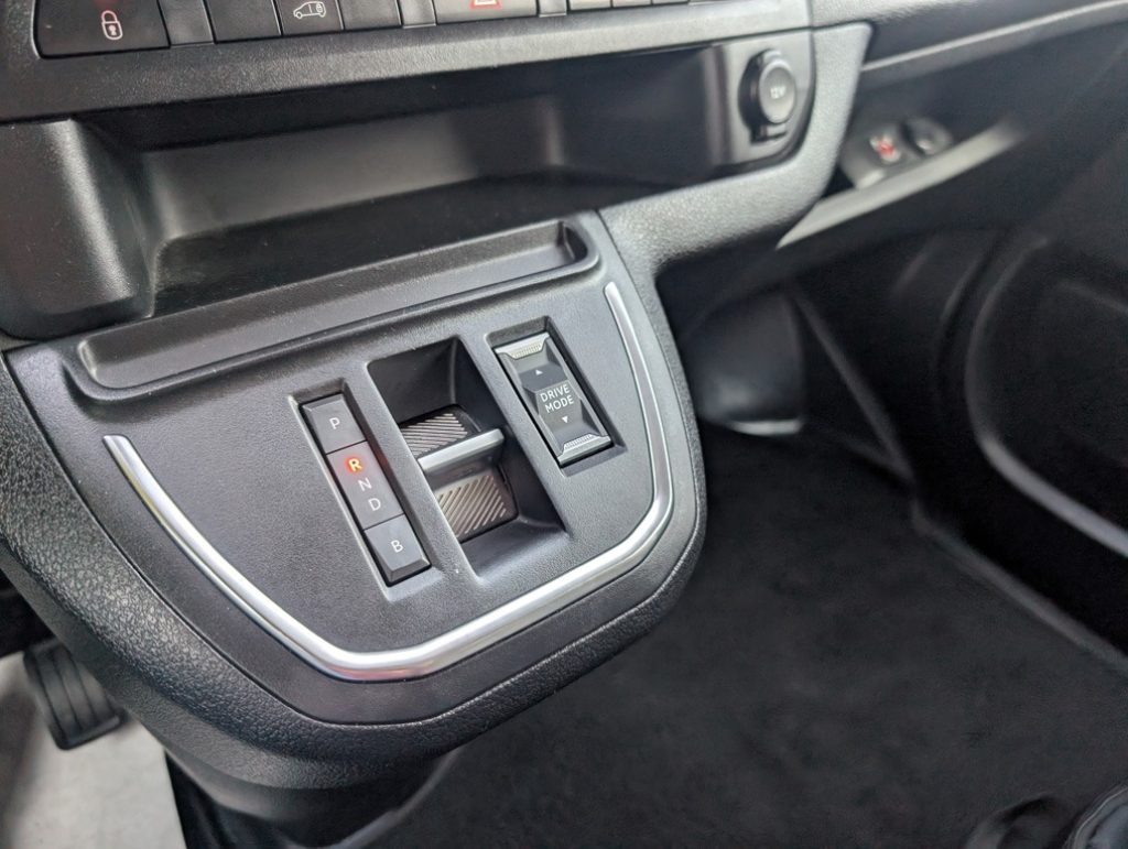 PEUGEOT e-Expert 75kW PL-TN Furgone Premium Standard - 26