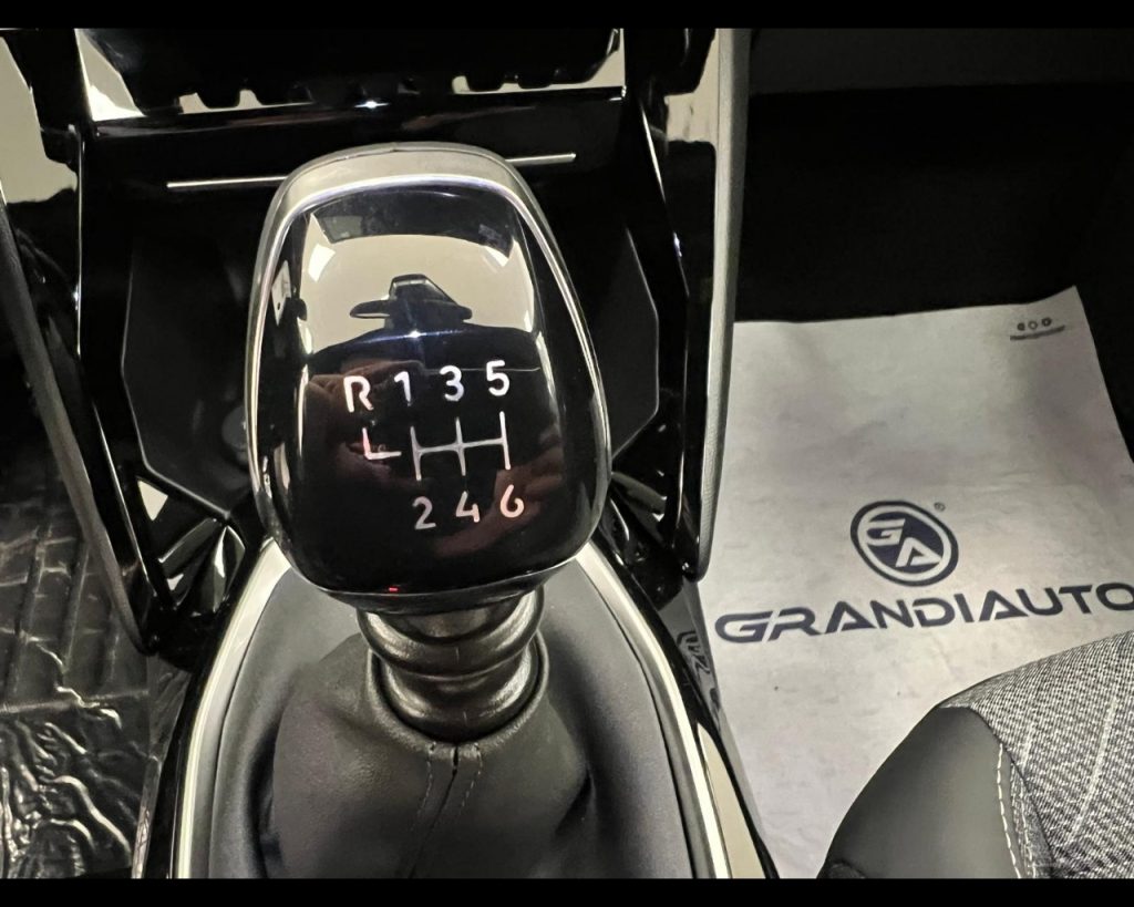 PEUGEOT 2008 1.2 puretech Allure s&s 100cv - 18