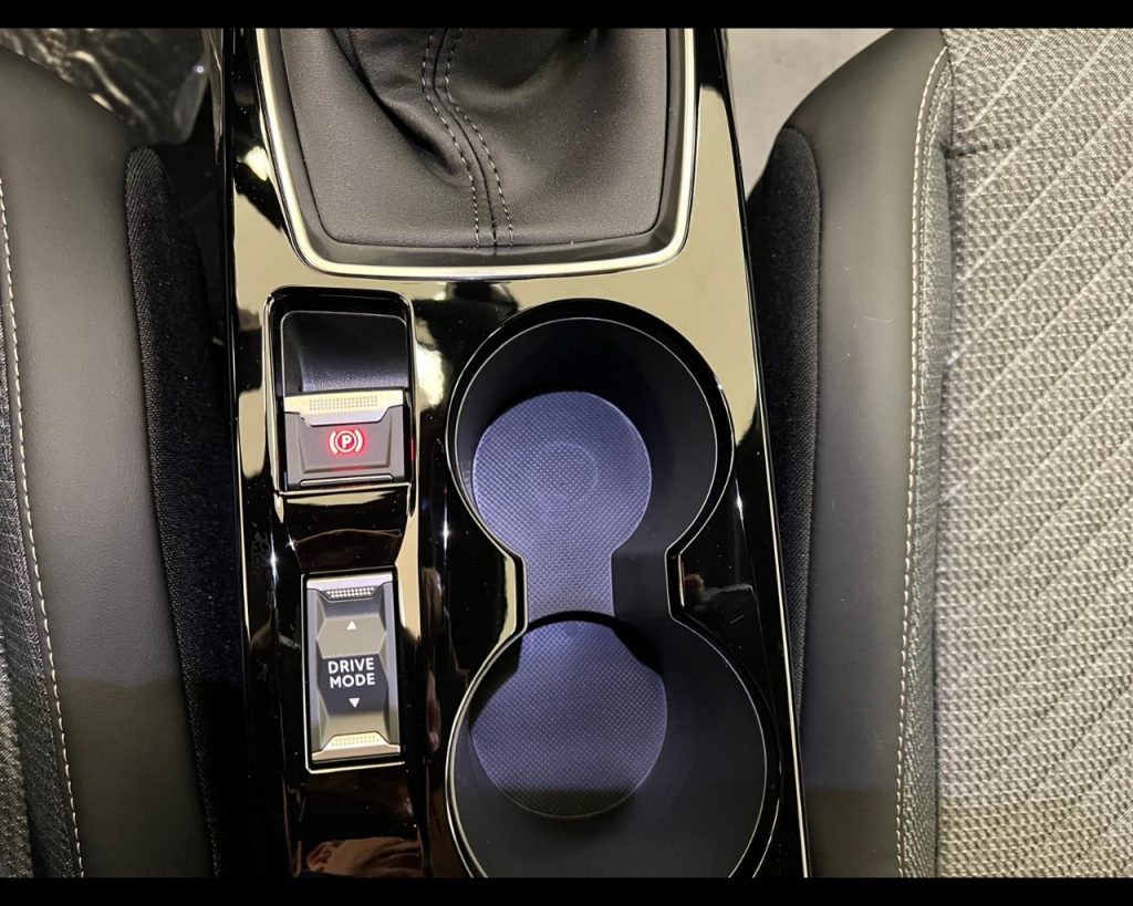 PEUGEOT 2008 1.2 puretech Allure s&s 100cv - 19