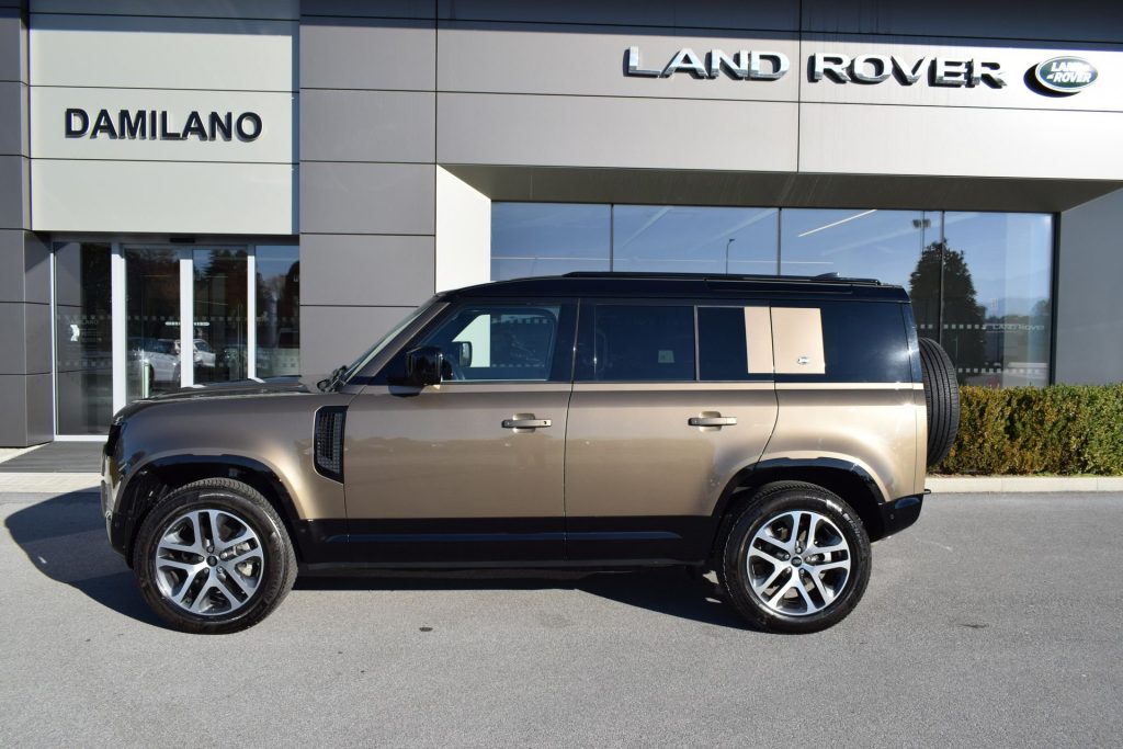 LAND ROVER Defender Defender 110 3.0D I6 250 CV AWD Auto X-Dynamic S - 4