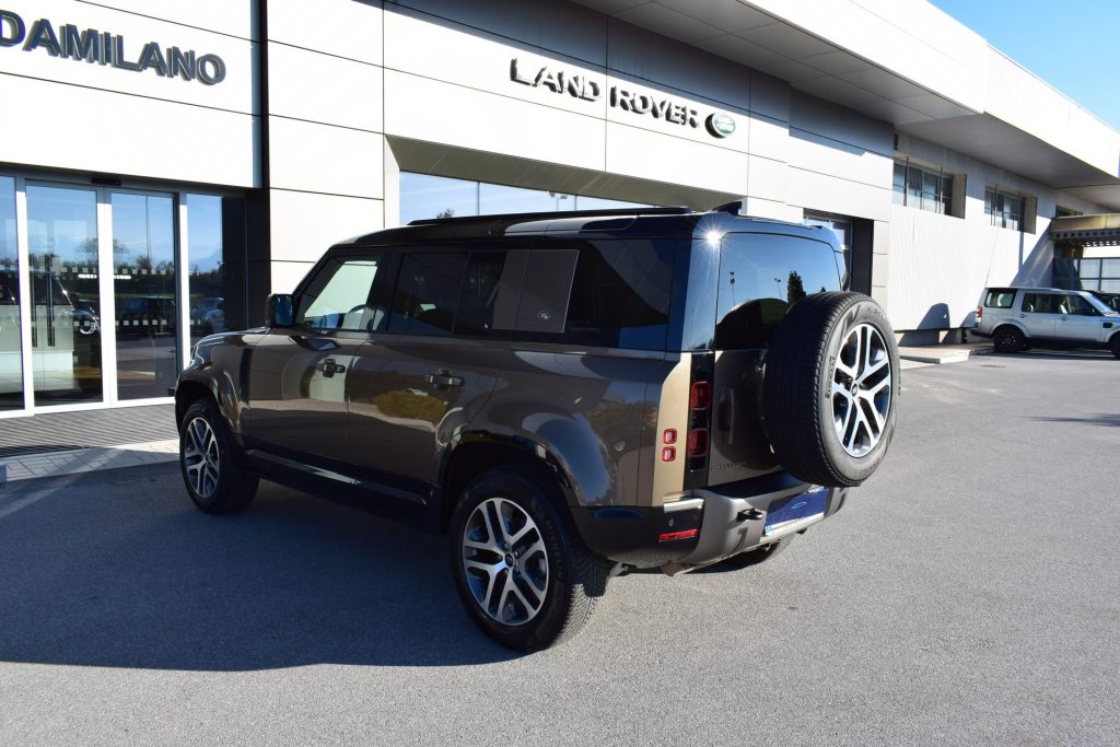 LAND ROVER Defender Defender 110 3.0D I6 250 CV AWD Auto X-Dynamic S - 6