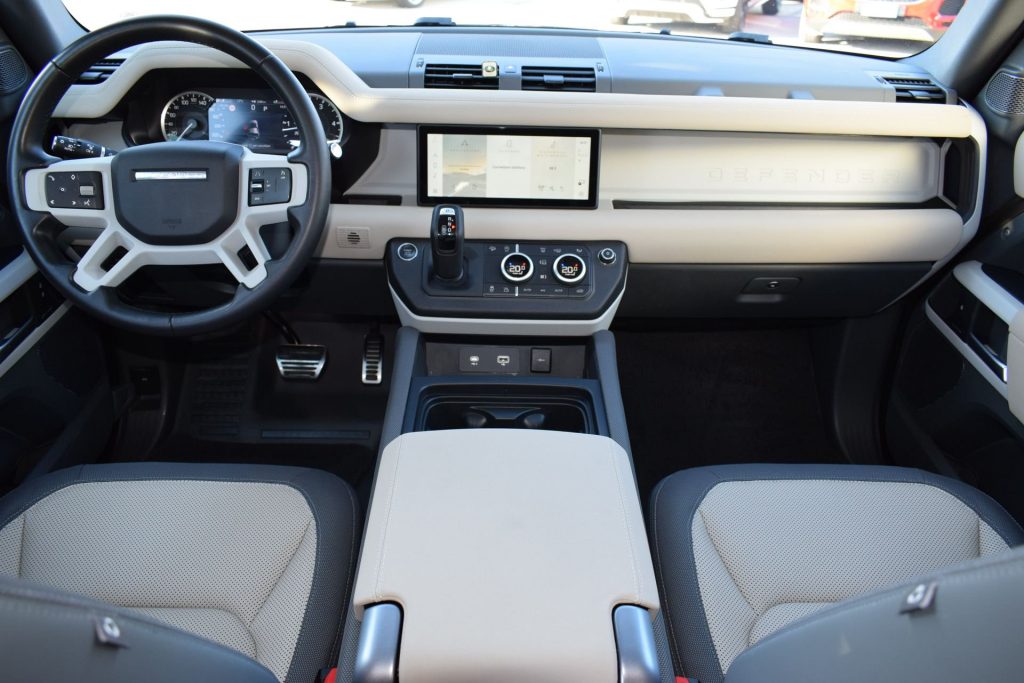 LAND ROVER Defender Defender 110 3.0D I6 250 CV AWD Auto X-Dynamic S - 9