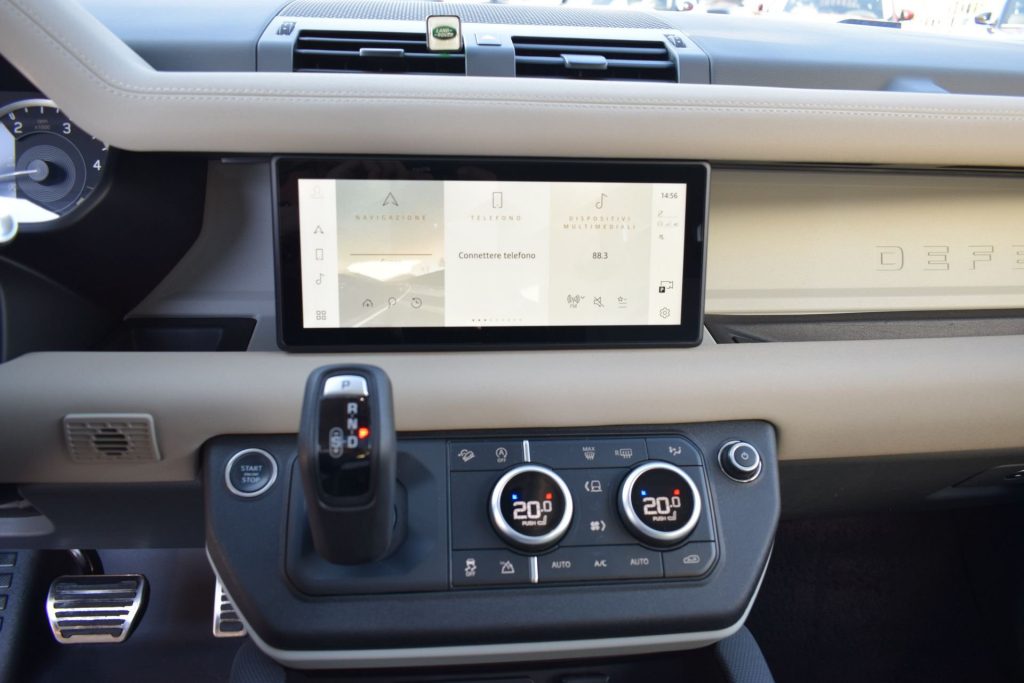 LAND ROVER Defender Defender 110 3.0D I6 250 CV AWD Auto X-Dynamic S - 10