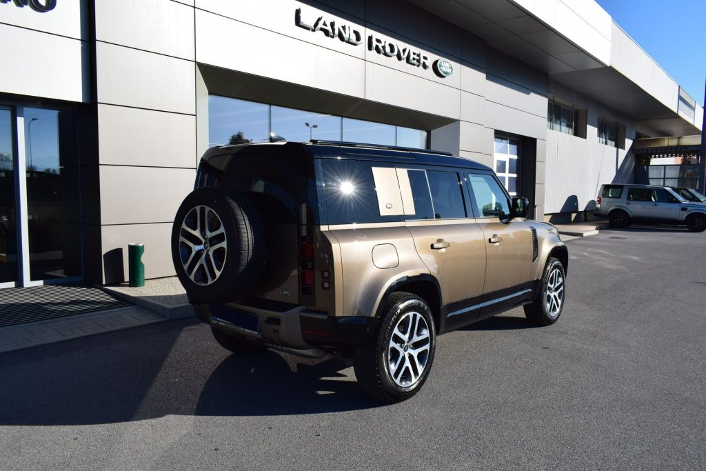 LAND ROVER Defender Defender 110 3.0D I6 250 CV AWD Auto X-Dynamic S - 28