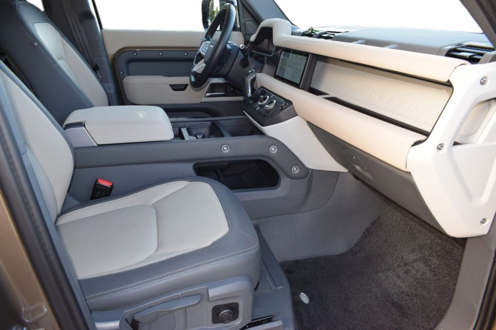 LAND ROVER Defender Defender 110 3.0D I6 250 CV AWD Auto X-Dynamic S - 34