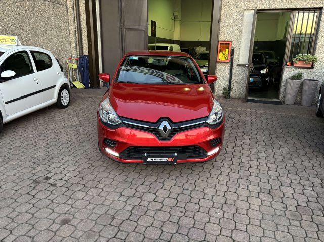 RENAULT Clio Argento pastello