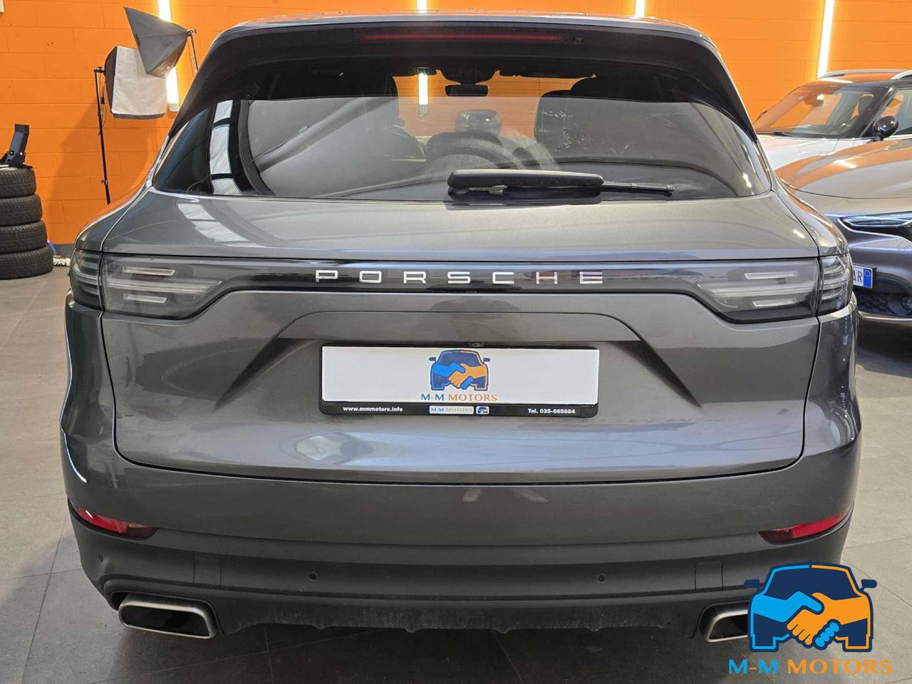 PORSCHE Cayenne 3.0 V6 - 8