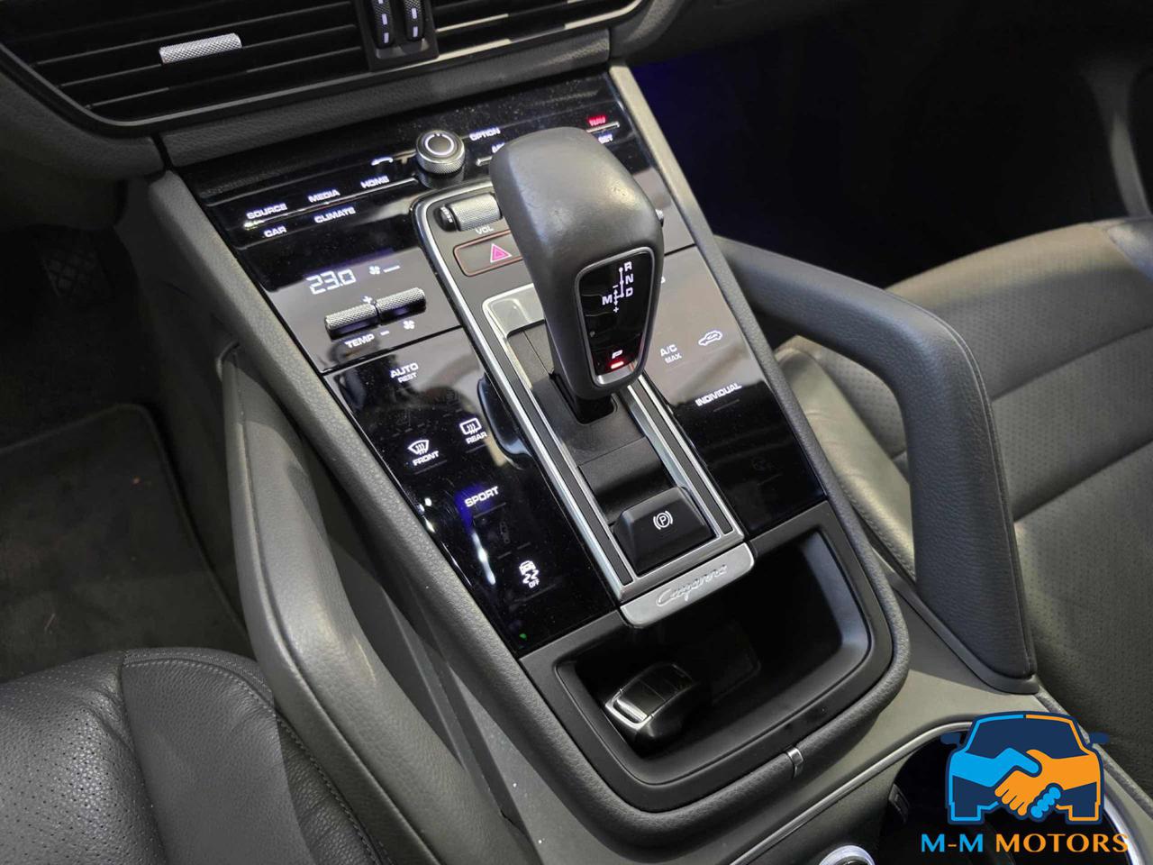 PORSCHE Cayenne 3.0 V6 - 19